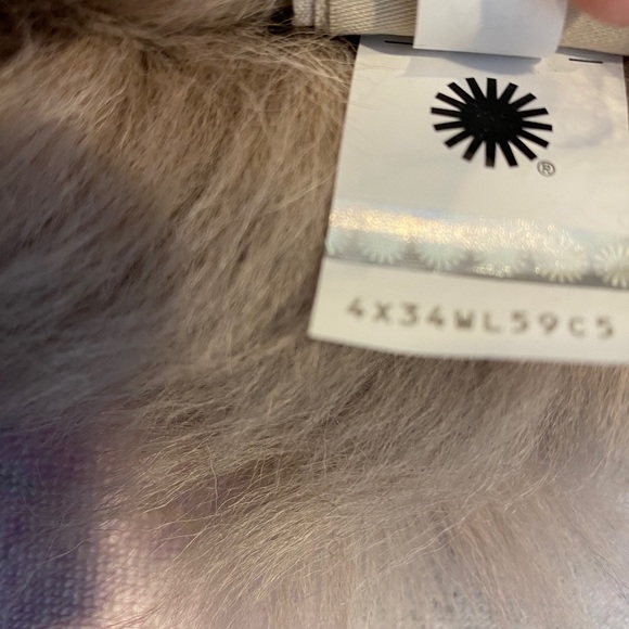 1 PAIR LEFT!  BNWT Ugg Leather Gloves w/Fur-Size Medium - Picture 3 of 12